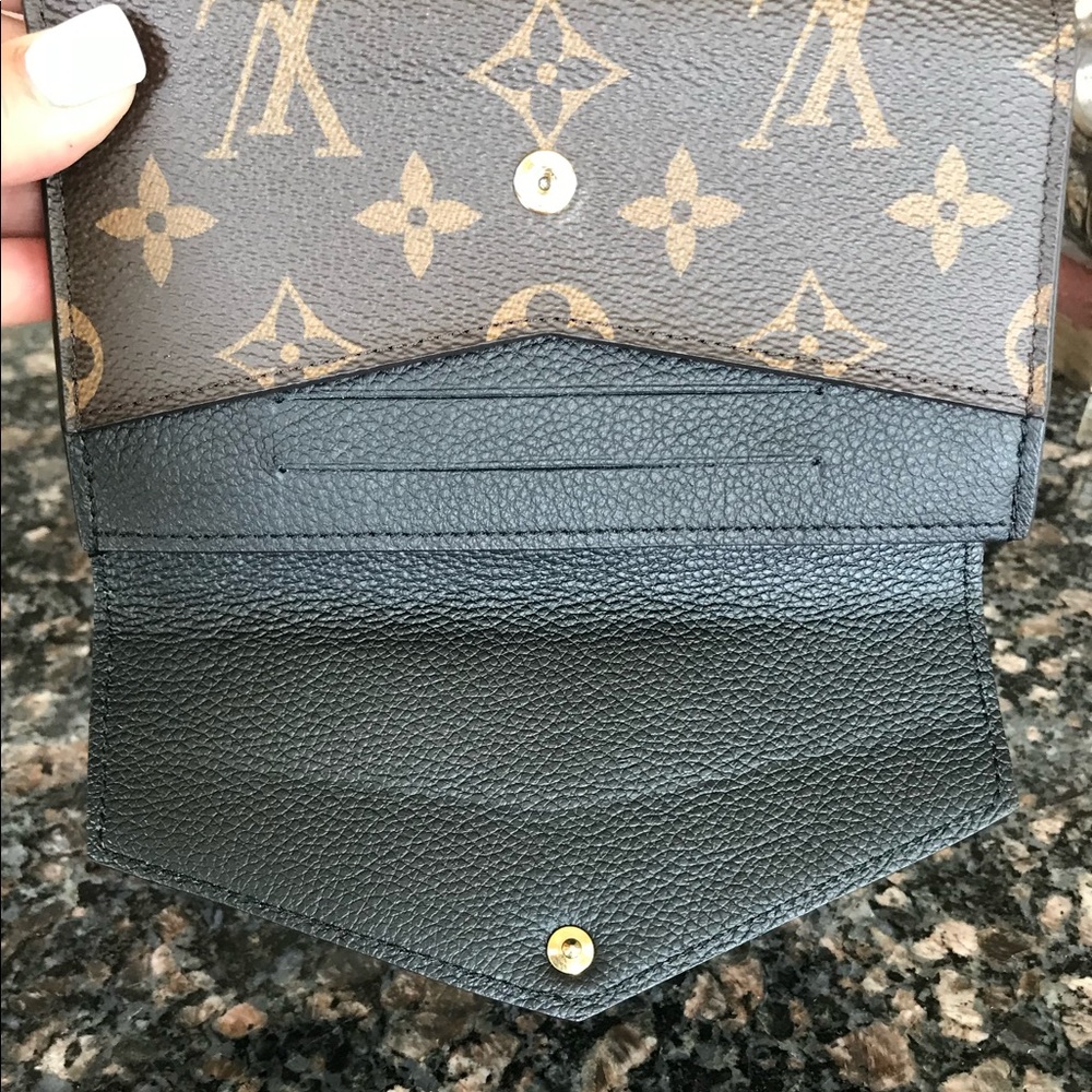 Exquisite Louis Vuitton Pallas Noir Compact  Wallet - Picture 16 of 16